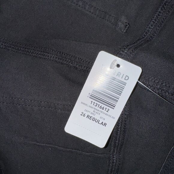 NEW Torrid Bombshell Skinny Stretch Jeans Black Size 26R High Rise - Picture 7 of 7